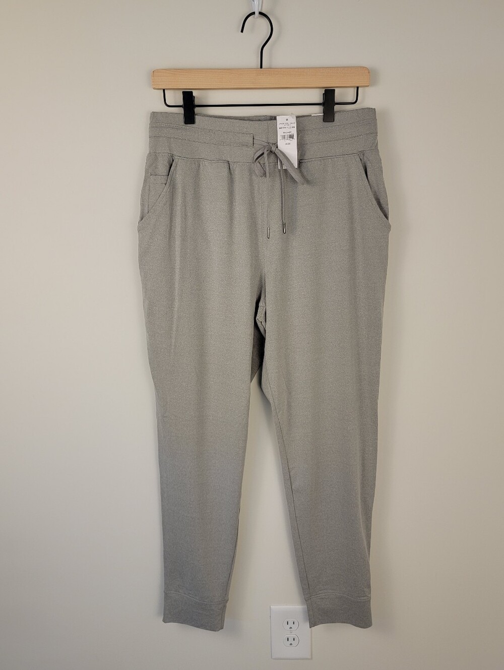 NWT American Eagle Everywhere Jogger Super High Rise Gray Pants Medium